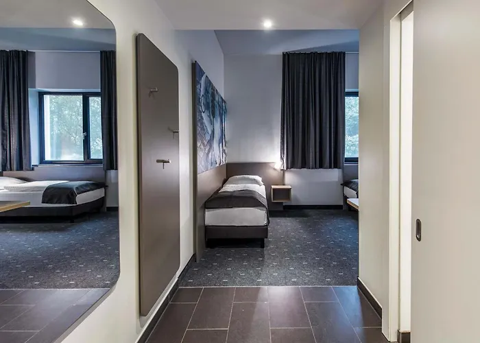 Hotel Muenchen-olympiapark 3*
