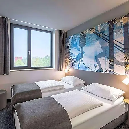Hotel Muenchen-olympiapark 3*